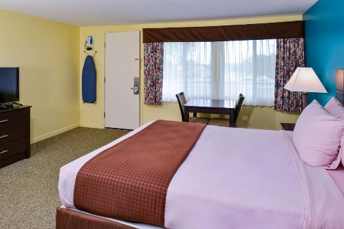Rodeway Inn Orleans image 11
