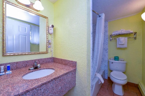 Rodeway Inn Orleans image 4