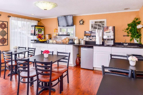 Rodeway Inn Orleans image 40